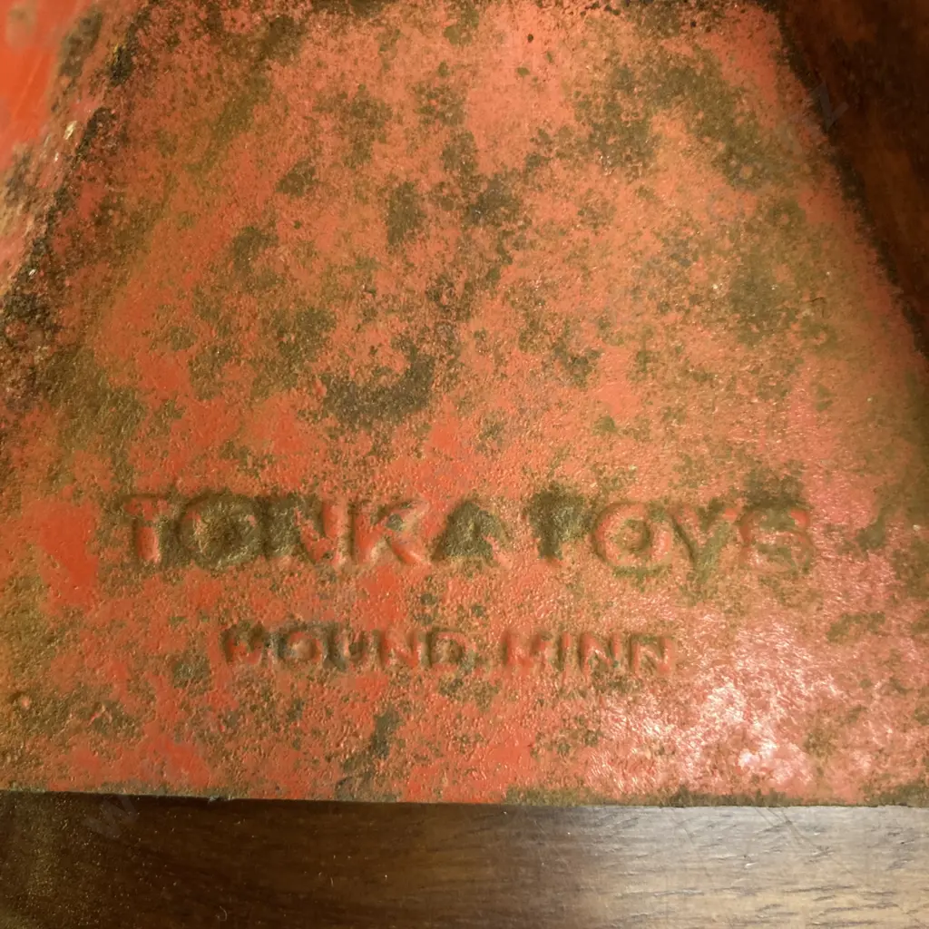 Vintage 1960s Tonka Pressed Steel Red Sand Loader With Working Conveyor. Manufactured by Tonka Toys of Mound, Minnesota Image 1++